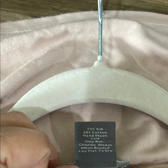 Ann Taylor Silk blend Soft Pink Short Sleeve Top - Picture 3 of 6